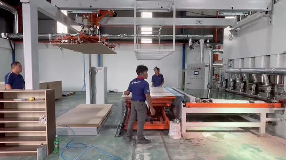 kopen Melamine meubelplaten gelamineerd MDF HDF PB Hot Press Laminating Machine 15KW online manufacture