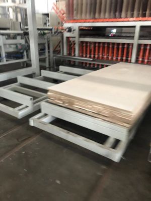 kopen Volledig automatische hoge druk korte cyclus warm pers voor houten platen MDF-platen lamineren online manufacture